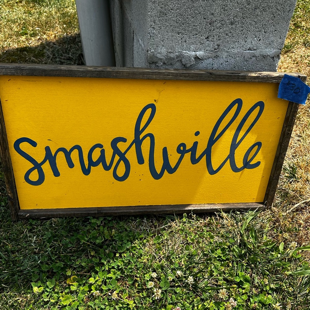 SMASHVILLE SIGN
